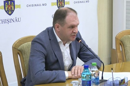 Ion Ceban ameninta pretorii cu demisii, daca intr-o saptamana nu vor evacua deseurile din curtile blocurilor: "In care sector vom gasi probleme, va fi primul pretor cu care ne vom desparti" Ion Ceban ameninta pretorii cu demisii, daca intr-o saptamana nu vor evacua deseurile din curtile blocurilor: "In care sector vom gasi probleme, va fi primul pretor cu care ne vom desparti"
