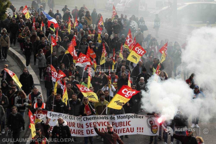 Franta: Sute de mii de manifestanti din nou in strada impotriva reformei pensiilor Franta: Sute de mii de manifestanti din nou in strada impotriva reformei pensiilor