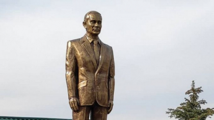 Ce tara i-a ridicat lui Vladimir Putin o statuie aurita: „Este un om cu O mare”