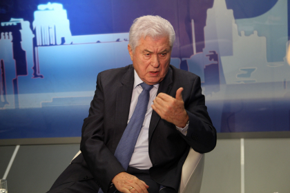 PSRM ar fi “cumparat 17 deputati de la PD.” Declaratiile lui Vladimir Voronin: “35+17 avem 52, poftim. Au fost la frigarui. Sarbu si Nichiforciuc se ocupa de asta”