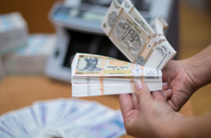 Perchezitii in dosarul furtului miliardului. Opt persoane - banuite de escrocherie si risca pana la 5 ani de inchisoare. Procuratura nu da nume 