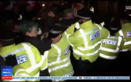 Revolta in Marea Britanie dupa victoria lui Boris Johnson. Protestatarii furiosi s-au batut cu fortele de ordine