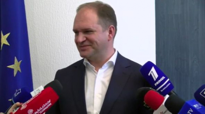 60 de mii de lei - atat au cheltuit "prietenii" lui Ion Ceban pentru a-i repara biroul. Edilul s-a mutat intr-o incapere nou-nouta