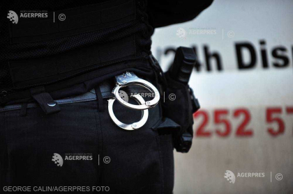 Un român, condamnat la 14 luni de închisoare pentru traficarea a şase migranţi Un român, condamnat la 14 luni de închisoare pentru traficarea a şase migranţi
