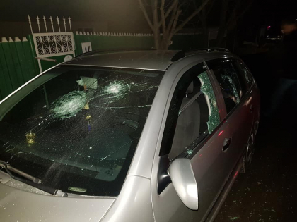 Masina vandalizata la Ialoveni. Nu se stie cine este vinovatul - GALERIE FOTO