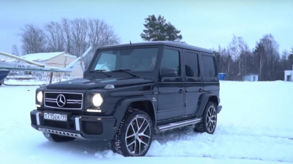 Un rus a aruncat un Mercedes de la 300 de metri inaltime, dupa ce s-ar fi saturat de el - VIDEO