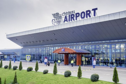 Sergiu Litvinenco, dupa ce aeroportul a ajuns pe mana rusilor: "Dodon e tare linistit. Nici spume la gura nu face, nici Consiliul Suprem de Securitate nu-l convoaca, nici Procurorului (sau) General nu i se adreseaza"
