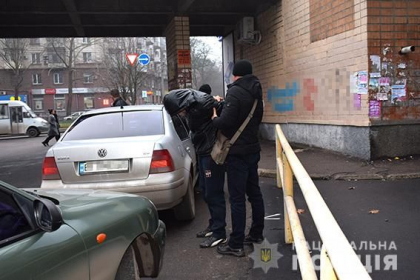 Un moldovean risca 6 ani de puscarie dupa ce a furat impreuna cu doi ucraineni dintr-un apartament in Ucraina - GALERIE FOTO
