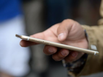 Rasturnare de situatie. Ce decizie a luat Apple in legatura cu Samsung si viitorul iPhone ce va fi lansat anul acesta