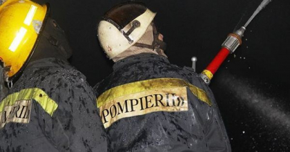 Tragedie la Ocnita. Doi copii si un barbat s-au stins din viata, dupa ce casa in care se aflau a fost cuprinsa de flacari Tragedie la Ocnita. Doi copii si un barbat s-au stins din viata, dupa ce casa in care se aflau a fost cuprinsa de flacari