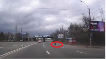 Un automobil a ramas fara o roata in timp ce se deplasa pe strada Calea Iesilor din capitala - FOTO Un automobil a ramas fara o roata in timp ce se deplasa pe strada Calea Iesilor din capitala - FOTO