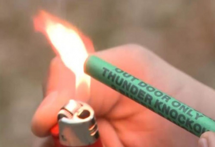 Un tanar din Criuleni a ramas fara 4 degete, dupa ce i-a explodat in mana o petarda