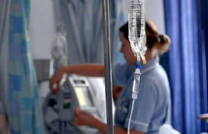 Ce spun medicii despre tanarul din Costesti, snopit in bataie in noaptea de Revelion: "Se afla in coma, intre viata si moarte"