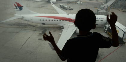 Un baiat de 13 ani din Moldova - lasat singur intr-un aeroport din Italia, in ajun de Craciun, dupa ce unchiul sau a fost arestat imediat ce a coborat din avion