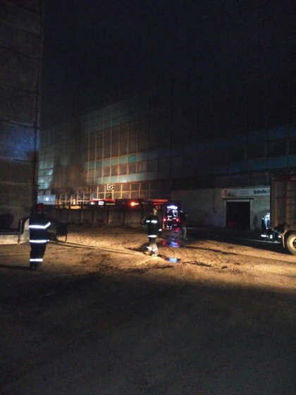 Incendiu la o fabrica de pe bulevardul Moscovei. Pompierii - la fata locului - GALERIE FOTO
Incendiu la o fabrica de pe bulevardul Moscovei. Pompierii - la fata locului - GALERIE FOTO