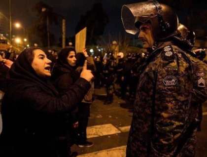 „Dusmanul nostru nu este America, dusmanul nostru este chiar aici”. Noi proteste in Iran - VIDEO