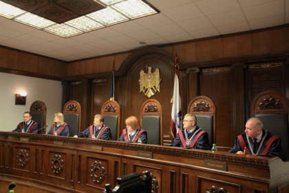 Functionar, sanctionat pentru ca nu a oferit raspuns oficial in limba rusa. A fost sesizata Curtea Constitutionala