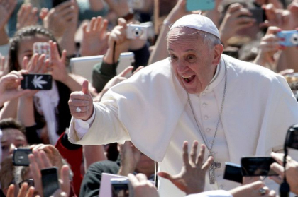 Papa Francisc a numit prima femeie intr-o functie diplomatica inalta la Vatican