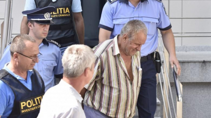 Dinca, trimis in judecata alaturi de un complice. Ce rol ar fi jucat al doilea barbat in ororile din Caracal Dinca, trimis in judecata alaturi de un complice. Ce rol ar fi jucat al doilea barbat in ororile din Caracal