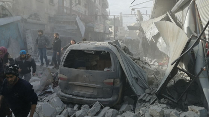 Rusia si regimul Assad au bombardat orasul Idlib din Siria. Zeci de oameni au murit - FOTO