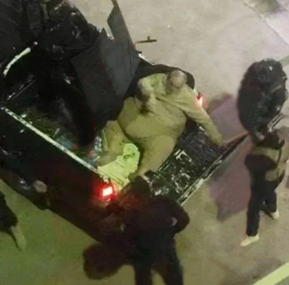 Unul dintre cei mai cruzi lideri ISIS, arestat. Politia a avut nevoie de un camion pentru a-l transporta Unul dintre cei mai cruzi lideri ISIS, arestat. Politia a avut nevoie de un camion pentru a-l transporta