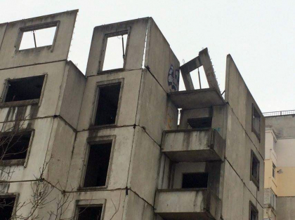 Crima sfasietoare la Orhei. Un copil, gasit fara suflare intr-un subsol al unui bloc nefinisat. Minorul suspectat de omor, retinut