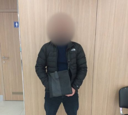Un membru al unei organizatii teroriste, retinut pe Aeroportul International Chisinau - FOTO Un membru al unei organizatii teroriste, retinut pe Aeroportul International Chisinau - FOTO