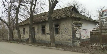 Minorul de 14 ani care a ucis un alt minor de 12 ani, la Orhei, a primit mandat de arest pentru 30 de zile Minorul de 14 ani care a ucis un alt minor de 12 ani, la Orhei, a primit mandat de arest pentru 30 de zile