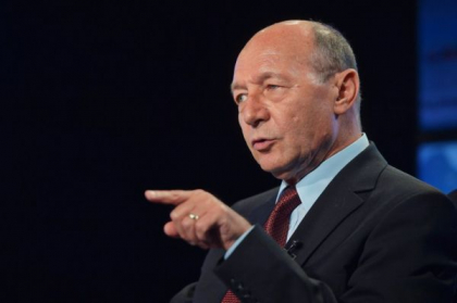 Traian Basescu crede ca e momentul: "Nu exista obiectiv mai mare, acum, pentru Romania decat reunificarea cu Republica Moldova" - VIDEO Traian Basescu crede ca e momentul: "Nu exista obiectiv mai mare, acum, pentru Romania decat reunificarea cu Republica Moldova" - VIDEO