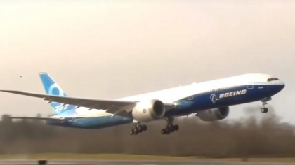 Boeing a testat primul zbor al celui mai mare avion de pasageri cu doua motoare din lume - VIDEO