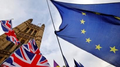 Cine sunt strainii care se vor putea angaja fara restrictii in Marea Britanie, dupa Brexit. Cand intra in vigoare noul sistem de imigratie Cine sunt strainii care se vor putea angaja fara restrictii in Marea Britanie, dupa Brexit. Cand intra in vigoare noul sistem de imigratie