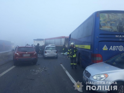 11 masini - implicate intr-un accident la Odesa: soferul unui microbuz de ruta a murit, alte alte doua persoane sunt transportate la spital in stare grava - VIDEO/FOTO