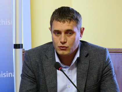 Fostul sef al Directiei transport public, Adrian Boldurescu, ar fi fost angajat la primarie cu doua diplome false: de licenta si de master. Ce spune rectorul universitatii in care a invatat Boldurescu: „Nu venea la lectii” - FOTO Fostul sef al Directiei transport public, Adrian Boldurescu, ar fi fost angajat la primarie cu doua diplome false: de licenta si de master. Ce spune rectorul universitatii in care a invatat Boldurescu: „Nu venea la lectii” - FOTO