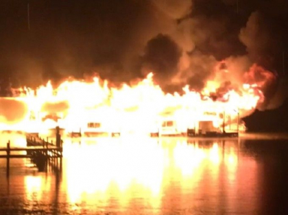 Incendiu devastator intr-un port din SUA, 8 oameni au murit. “Ne-am trezit in tipete” - VIDEO Incendiu devastator intr-un port din SUA, 8 oameni au murit. “Ne-am trezit in tipete” - VIDEO