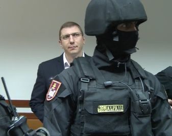 Ultima ora. Viorel Morari ramane dupa gratii: i-a fost prelungit mandatul de arest cu inca 20 de zile Ultima ora. Viorel Morari ramane dupa gratii: i-a fost prelungit mandatul de arest cu inca 20 de zile