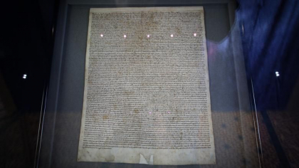 Un barbat a incercat sa fure Magna Carta cu un ciocan. Spune ca ar fi reusit daca avea o sabie de samurai Un barbat a incercat sa fure Magna Carta cu un ciocan. Spune ca ar fi reusit daca avea o sabie de samurai