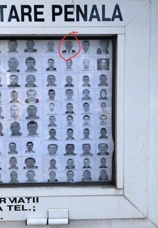 Fotografia lui Vlad Plahotniuc a fost afisata pe panourile din fata Inspectoratelor de Politie, alaturi de Contantin Tutu si Ilan Sor - FOTO Fotografia lui Vlad Plahotniuc a fost afisata pe panourile din fata Inspectoratelor de Politie, alaturi de Contantin Tutu si Ilan Sor - FOTO