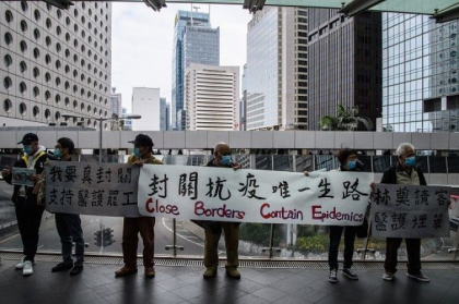Peste 1.000 de medici din Hong Kong, in greva pentru inchiderea granitelor cu China Peste 1.000 de medici din Hong Kong, in greva pentru inchiderea granitelor cu China