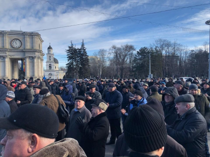 Protest in PMAN. O multime veterani de razboi cer autoritatilor indemnizatii mai mari si respectarea drepturilor sociale - GALERIE FOTO Protest in PMAN. O multime veterani de razboi cer autoritatilor indemnizatii mai mari si respectarea drepturilor sociale - GALERIE FOTO