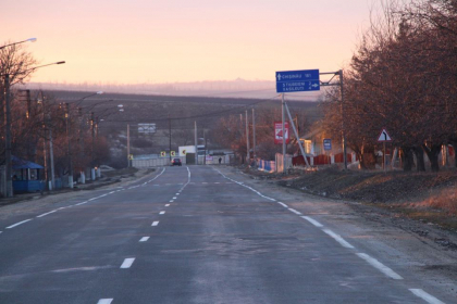 Un batran, lovit mortal de un autoturism si lasat sa zaca pe marginea drumului la Rascani. Soferul a fugit de la locul accidentului Un batran, lovit mortal de un autoturism si lasat sa zaca pe marginea drumului la Rascani. Soferul a fugit de la locul accidentului