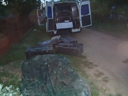 Haine si incaltaminte de brand de peste 800 de mii de lei aduse prin contrabanda. Trei moldoveni risca ani grei de inchisoare. Cum actionau