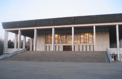Teatrul National de Opera si Balet castiga lunar peste 1,8 milioane de lei din chirie, pe cand angajatii se plang ca primesc salarii foarte mici sau nu primesc deloc. Declaratiile facute de Dumitru Alaiba - FOTO Teatrul National de Opera si Balet castiga lunar peste 1,8 milioane de lei din chirie, pe cand angajatii se plang ca primesc salarii foarte mici sau nu primesc deloc. Declaratiile facute de Dumitru Alaiba - FOTO