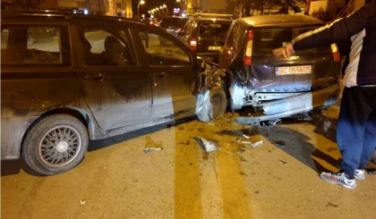 Cum a reusit o soferita sa faca praf patru masini chiar in ziua in care si-a luat permisul