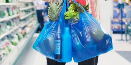 Mii de lei amenda pentru cei care vor folosi pungi si vesela din plastic / DOC Mii de lei amenda pentru cei care vor folosi pungi si vesela din plastic / DOC