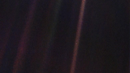 NASA a retusat dupa 30 de ani fotografia cu Pamantul vazut de la 6 miliarde de kilometri distanta