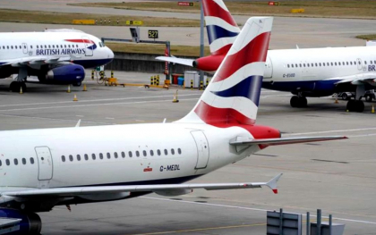Aterizare de cosmar in Londra, in timpul furtunii Dennis Aterizare de cosmar in Londra, in timpul furtunii Dennis