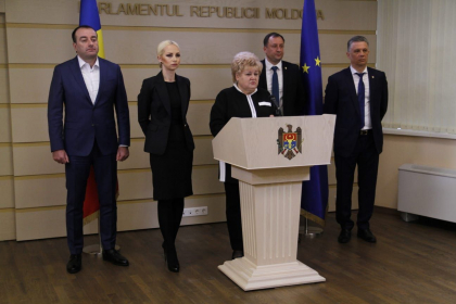 Pensionarii au iesit la proteste pentru a cere pensii mai mari, la sediile PSRM din intreaga tara. Declaratiile Partidului Sor - VIDEO