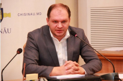 Reactia lui Ion Ceban la amenintarilor proprietarilor microbuzelor de ruta din capitala, precum ca nu vor mai circule daca nu li se vor oferi subventii Reactia lui Ion Ceban la amenintarilor proprietarilor microbuzelor de ruta din capitala, precum ca nu vor mai circule daca nu li se vor oferi subventii