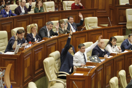 Dumitru Alaiba: "Daca nu vine Ciocoi, blocam tribuna". In legislativ urmeaza sa fie discutata motiunea simpla impotriva ministrului de externe Dumitru Alaiba: "Daca nu vine Ciocoi, blocam tribuna". In legislativ urmeaza sa fie discutata motiunea simpla impotriva ministrului de externe