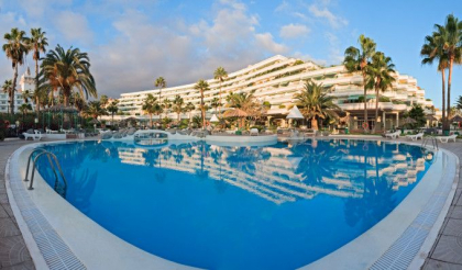 Un italian a fost confirmat cu coronavirus in Tenerife. 1.000 de turisti plasati in carantina Un italian a fost confirmat cu coronavirus in Tenerife. 1.000 de turisti plasati in carantina